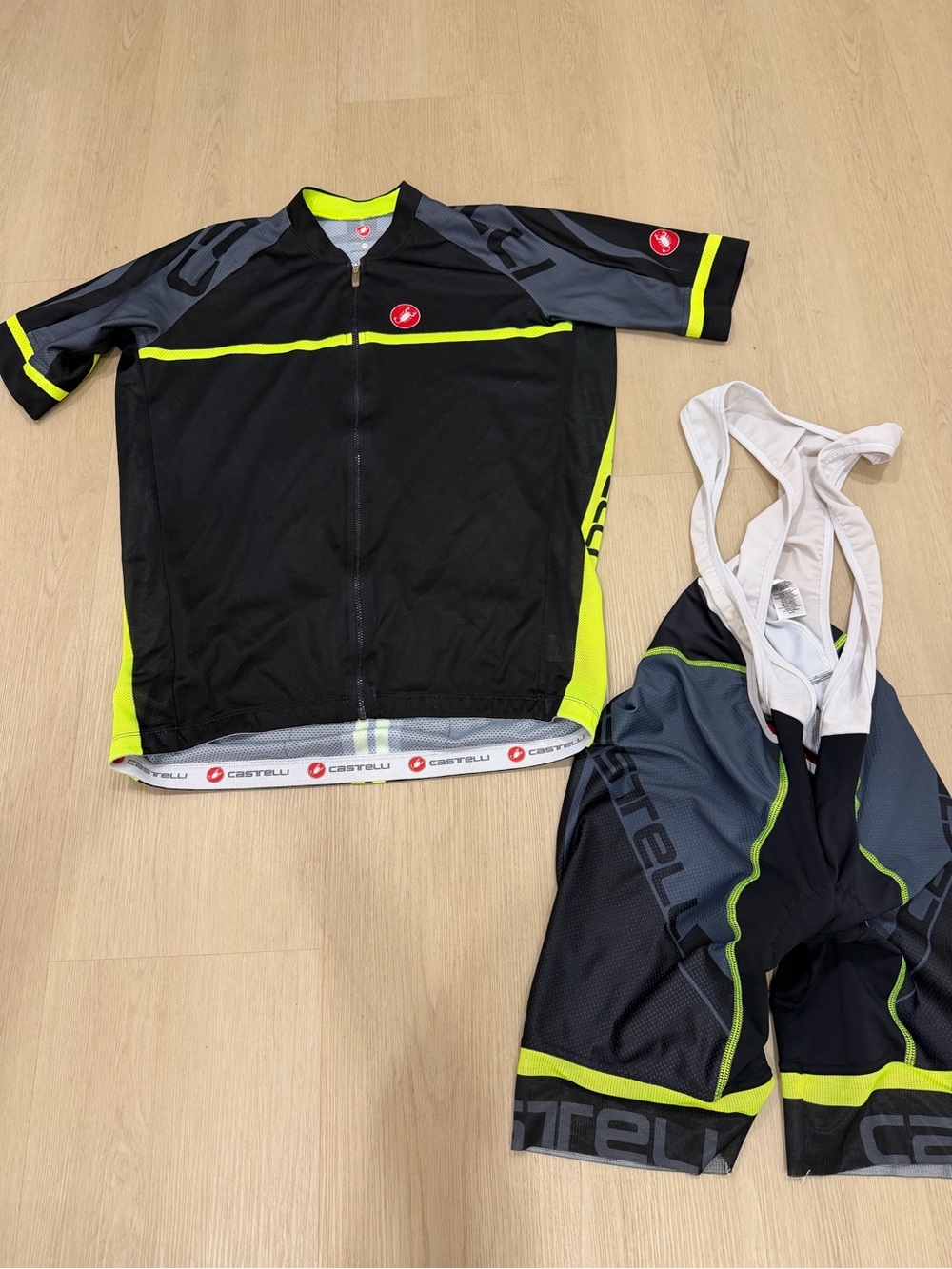 Men’s Castelli Cycling Jersey XXL  & Bib Short XL  Set  Black Yellow